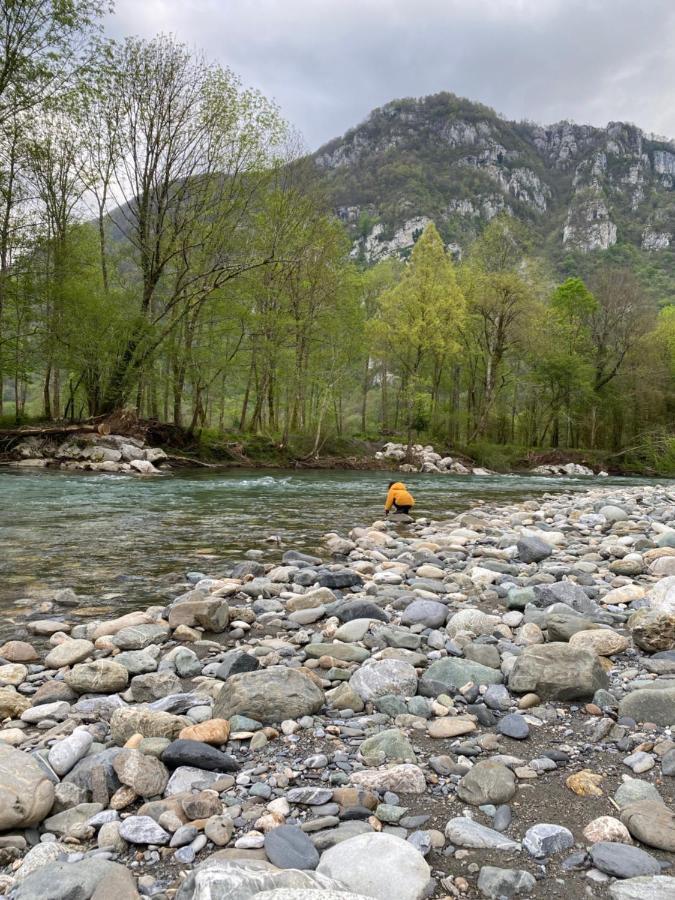 Le Monrepos Avec Jacuzzi Nordique Leilighet Bielle Eksteriør bilde